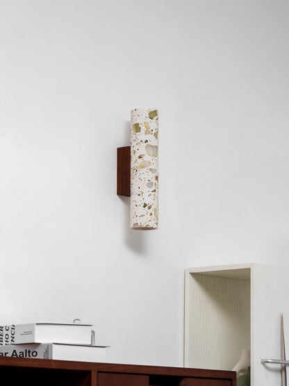 Sophie Clasten Wandleuchte Holz und Terrazzo LED-Beleuchtung