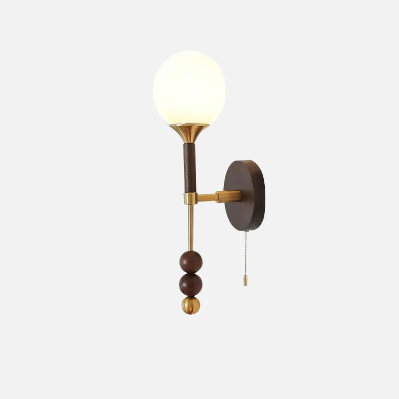 Camille Colonia Wandleuchte mit Kugel aus Holz & Glas