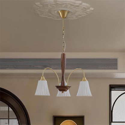 Sophie Chandelier, elegant, aus Messing und dunklem Holz mit Stoffschirmen