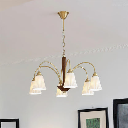 Sophie Chandelier, elegant, aus Messing und dunklem Holz mit Stoffschirmen