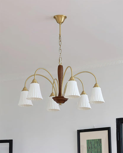 Sophie Chandelier, elegant, aus Messing und dunklem Holz mit Stoffschirmen