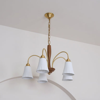 Sophie Chandelier, elegant, aus Messing und dunklem Holz mit Stoffschirmen