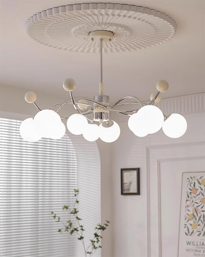 Juliette Chandelier, moderne schwebende mattierte Kugeln mit schlankem Metallrahmen