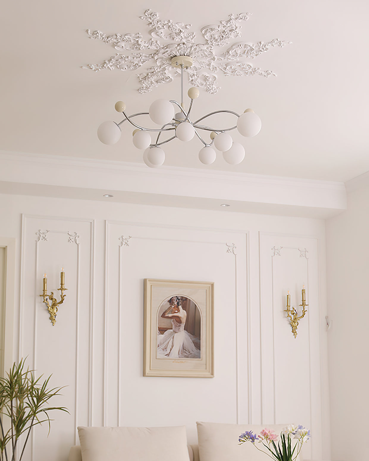 Juliette Chandelier, moderne schwebende mattierte Kugeln mit schlankem Metallrahmen