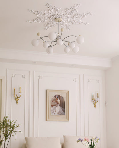 Juliette Chandelier, moderne schwebende mattierte Kugeln mit schlankem Metallrahmen