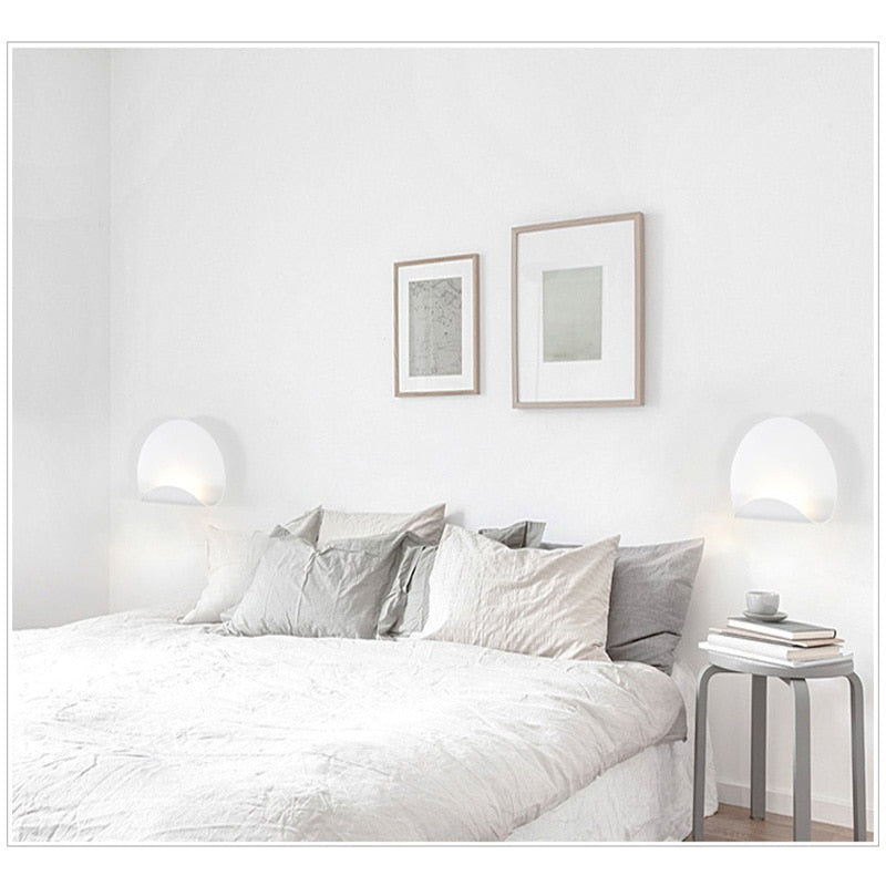 Aurélie Eclipse Curved Metal Wall Lamp