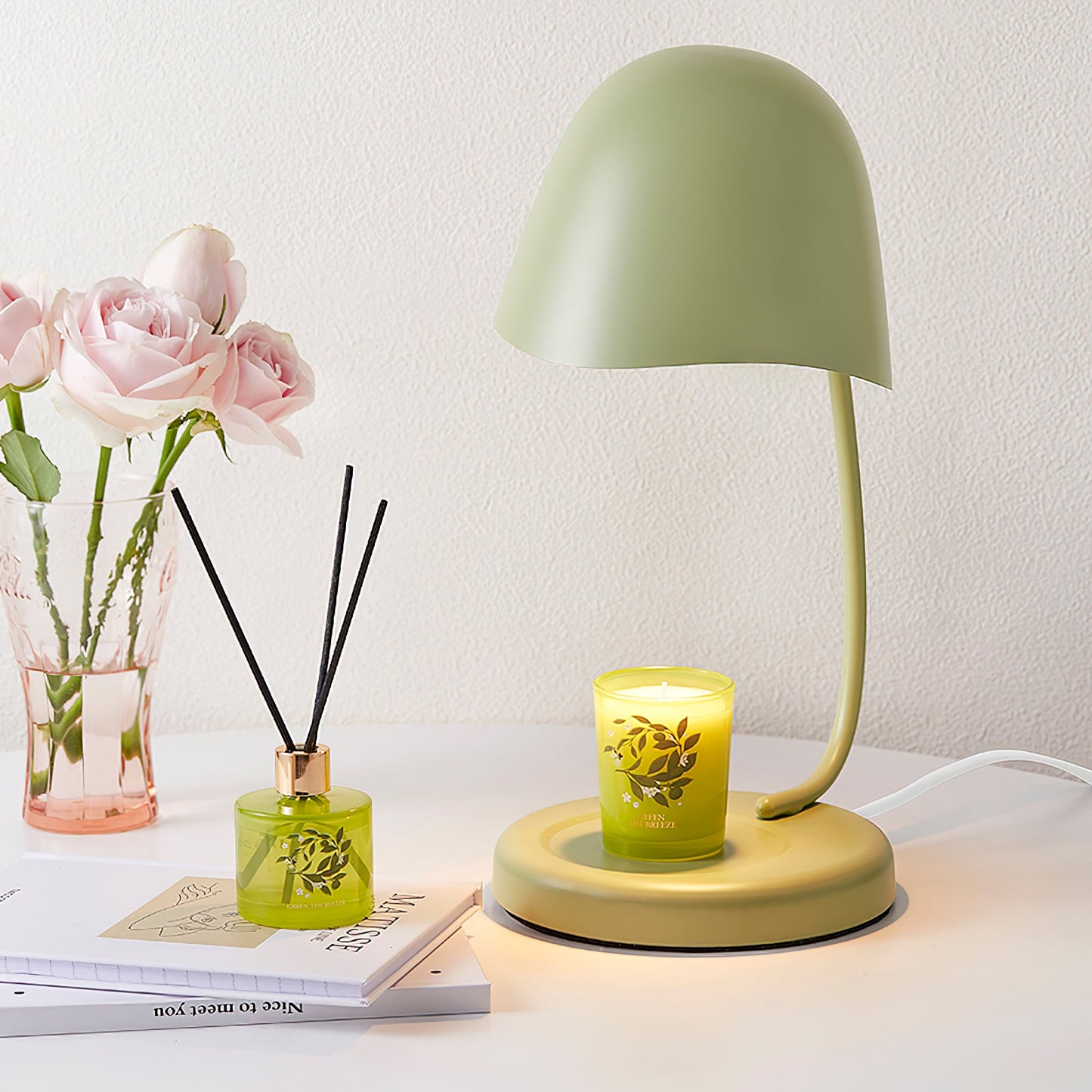 Chloé Eierschalenfarbene Kerzenwärmerlampe mit verstellbarem Hals