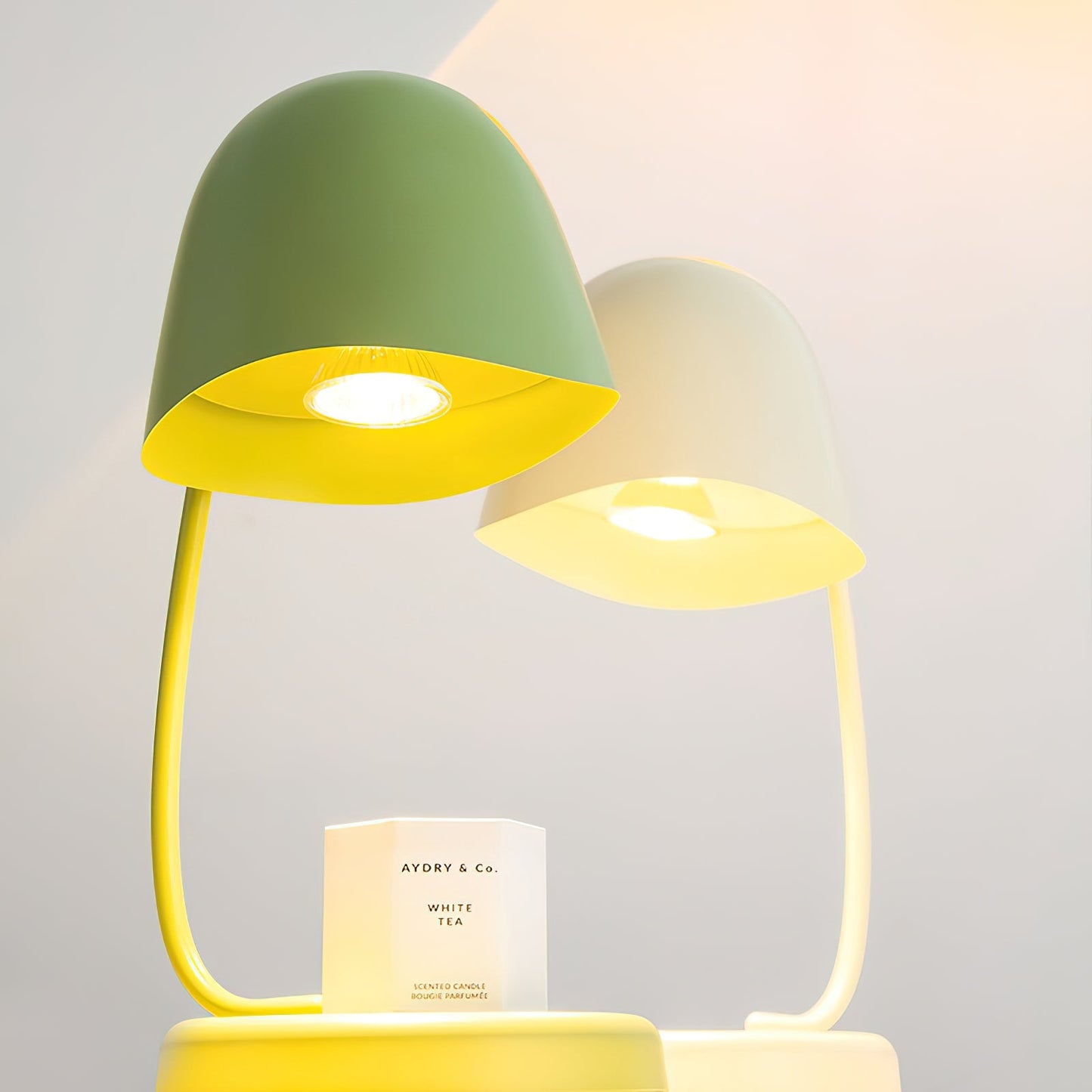 Chloé Eierschalenfarbene Kerzenwärmerlampe mit verstellbarem Hals