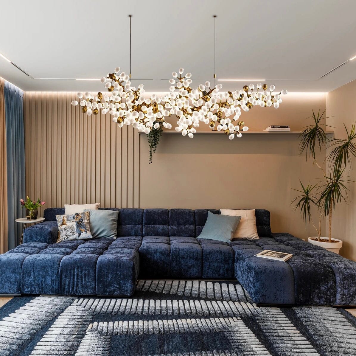 Chloé Kronleuchter mit goldenem Weinreben-Design