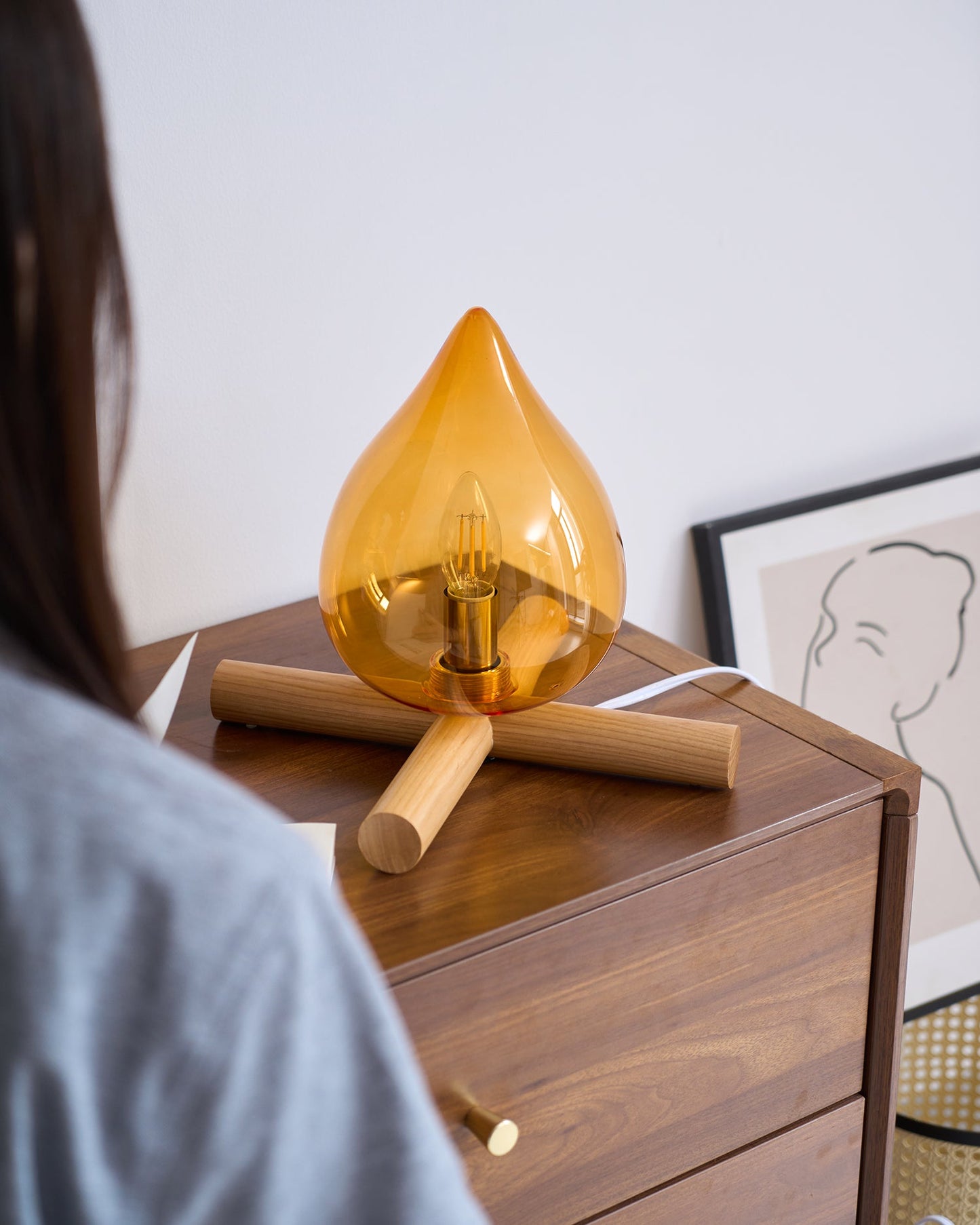 Élora Firebeam Glass Table Lamp with Wooden Base