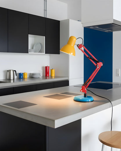 Solène Memphis Verstellbare Tischleuchte mit Color-Block-Design