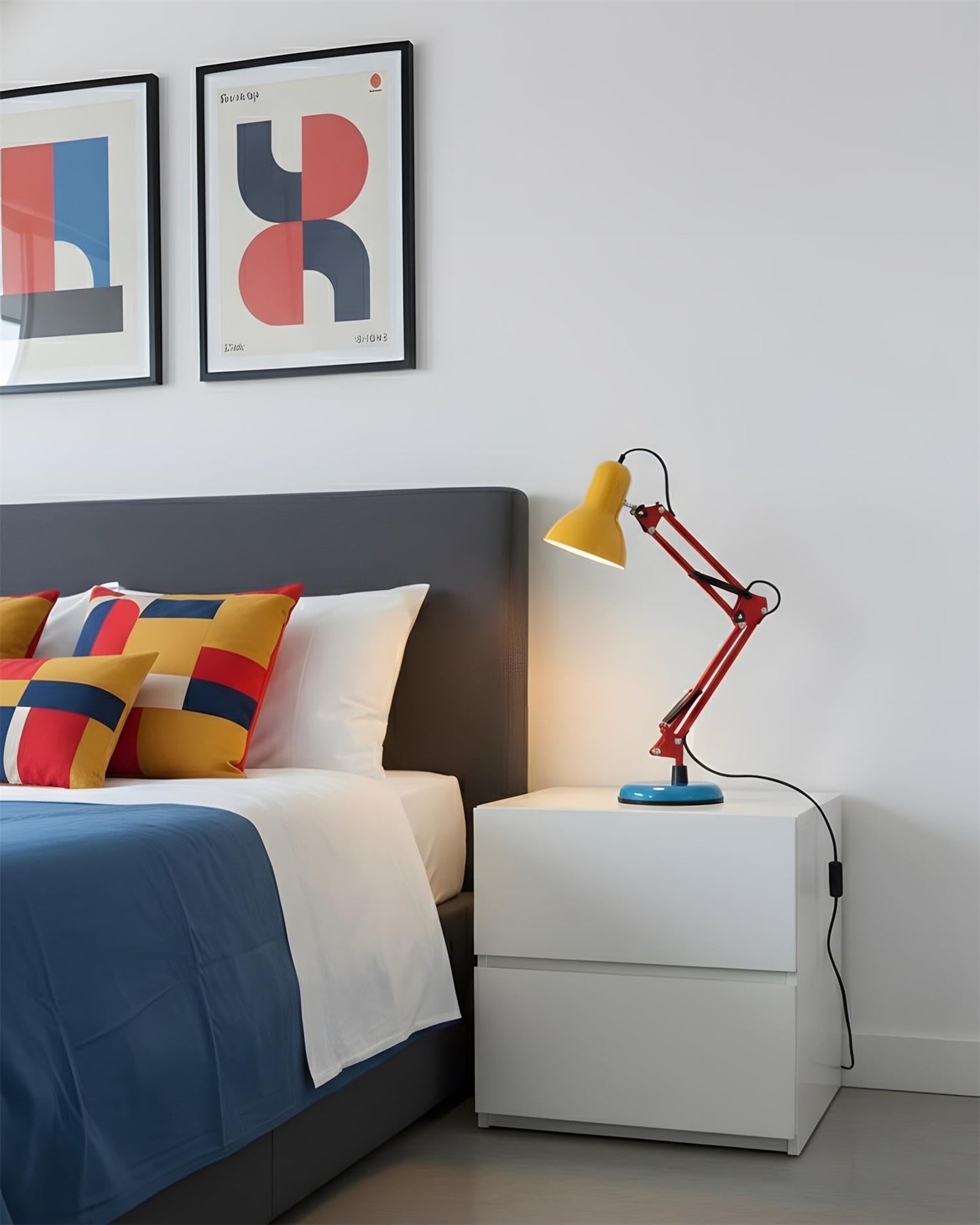 Solène Memphis Verstellbare Tischleuchte mit Color-Block-Design