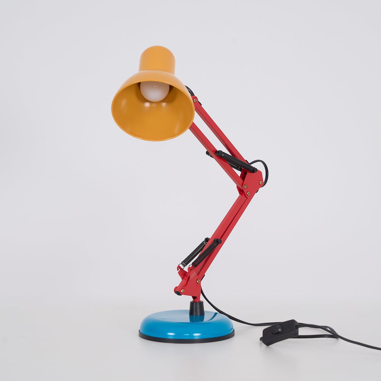 Solène Memphis Verstellbare Tischleuchte mit Color-Block-Design