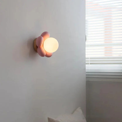 Élise Flower Globe LED Wall Light Resin Floral Sconce Lamp