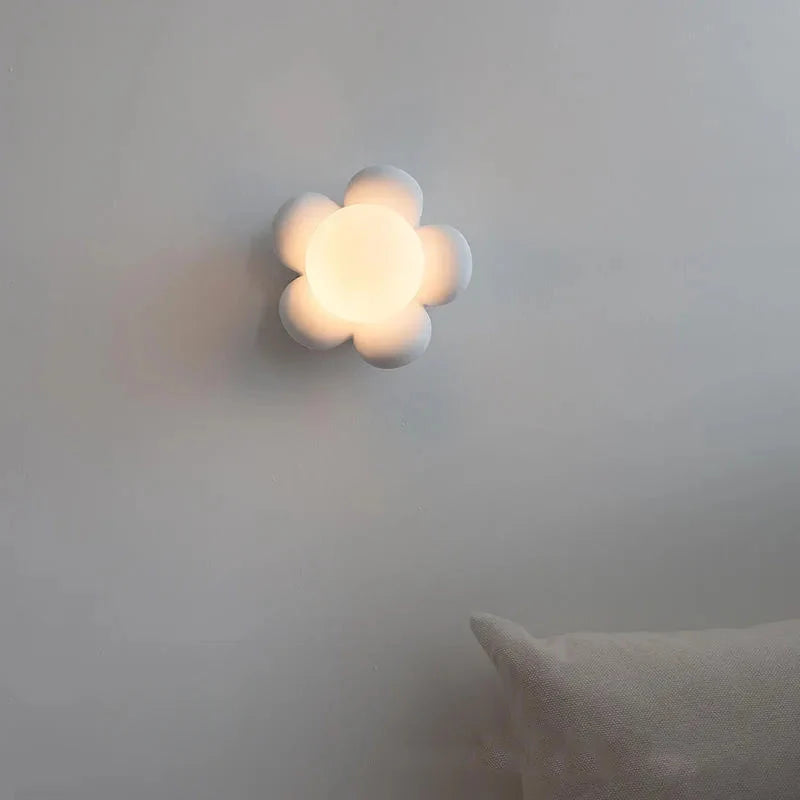 Élise Flower Globe LED Wall Light Resin Floral Sconce Lamp