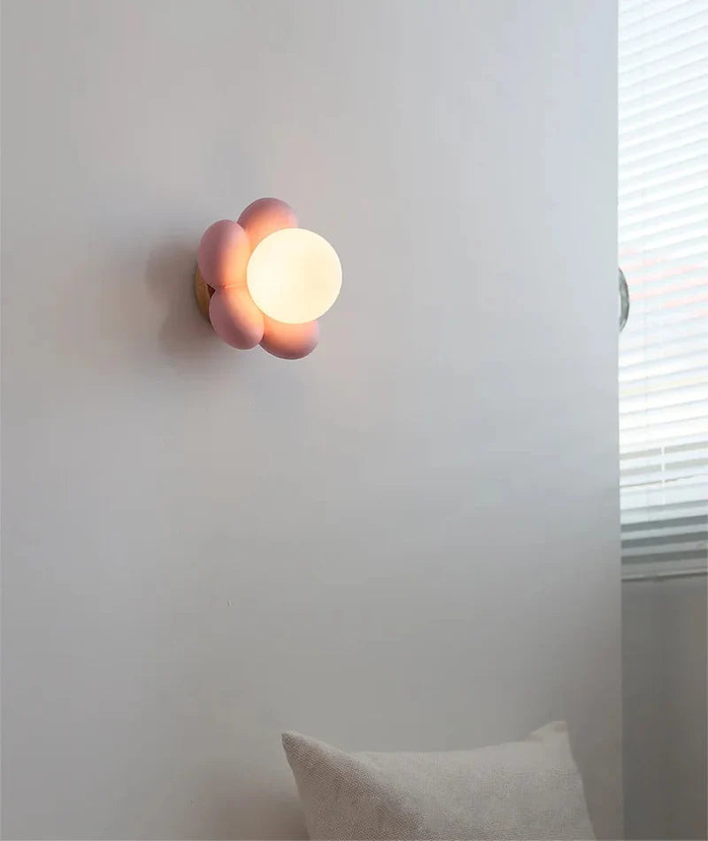 Élise Flower Globe LED Wall Light Resin Floral Sconce Lamp