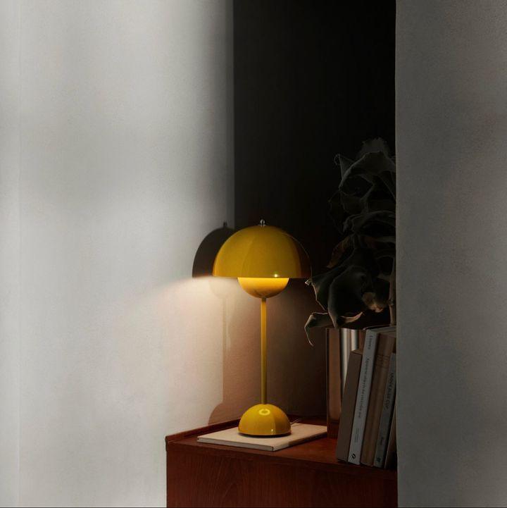 Élodie Wiederaufladbare LED-Tischleuchte mit Doppelkugeldesign