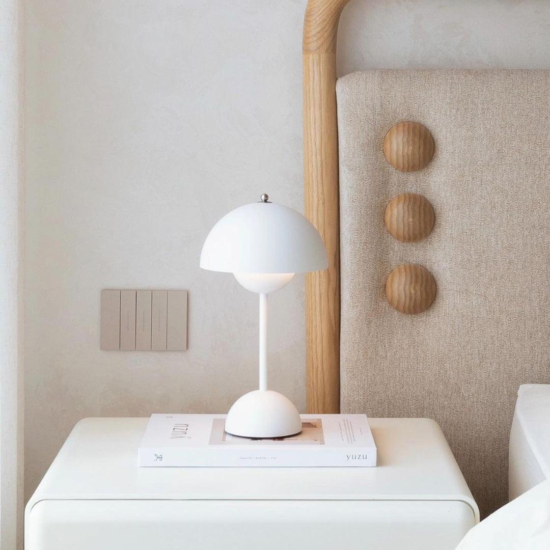 Élodie Wiederaufladbare LED-Tischleuchte mit Doppelkugeldesign