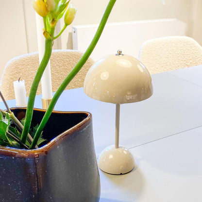 Élodie Wiederaufladbare LED-Tischleuchte mit Doppelkugeldesign
