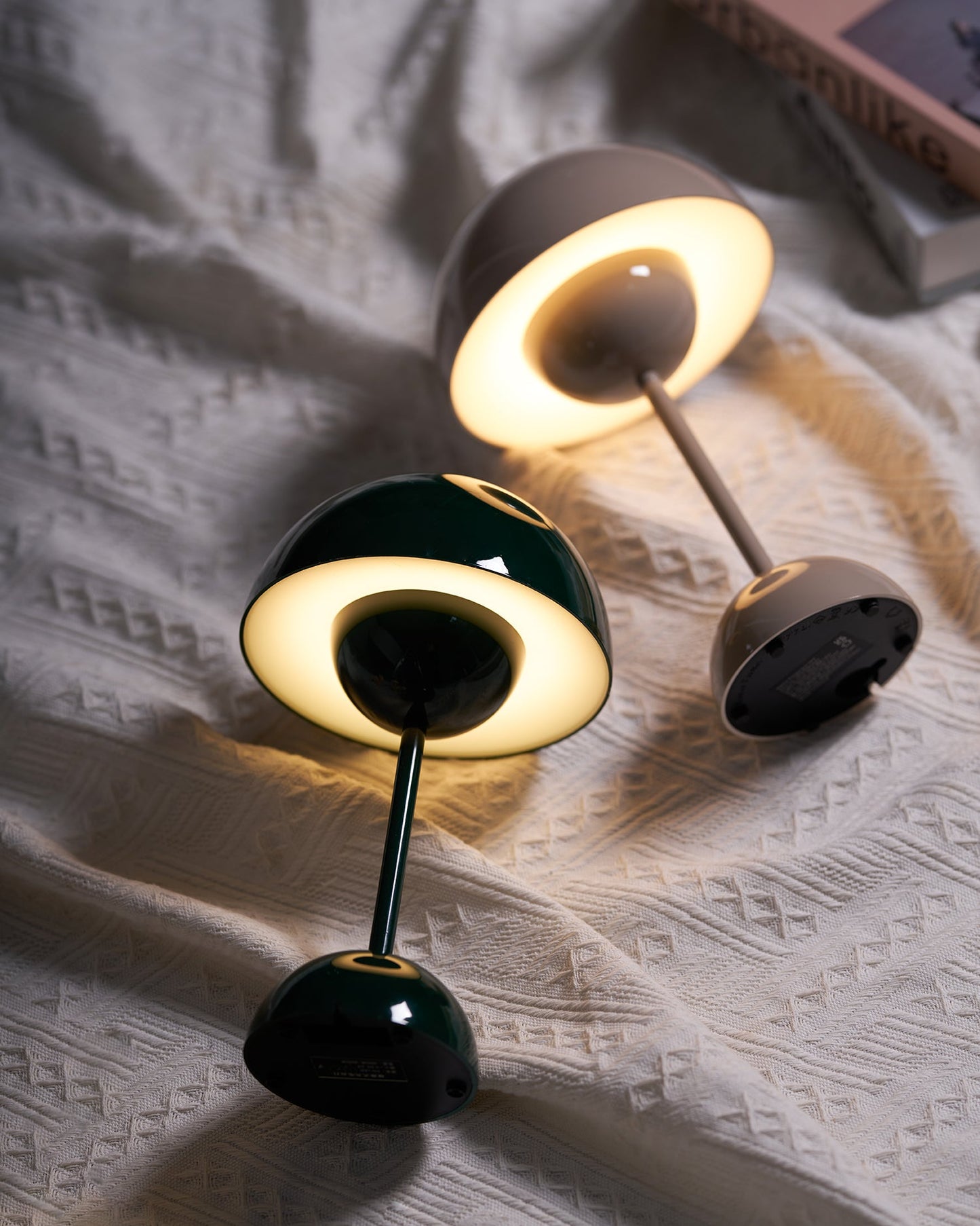Élodie Wiederaufladbare LED-Tischleuchte mit Doppelkugeldesign