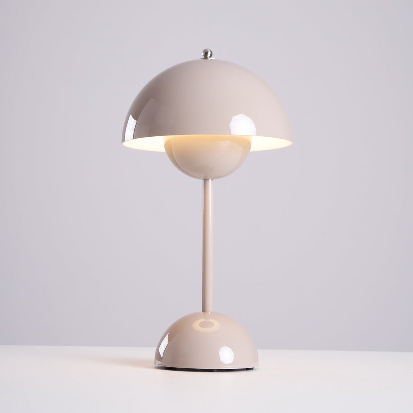 Élodie Wiederaufladbare LED-Tischleuchte mit Doppelkugeldesign