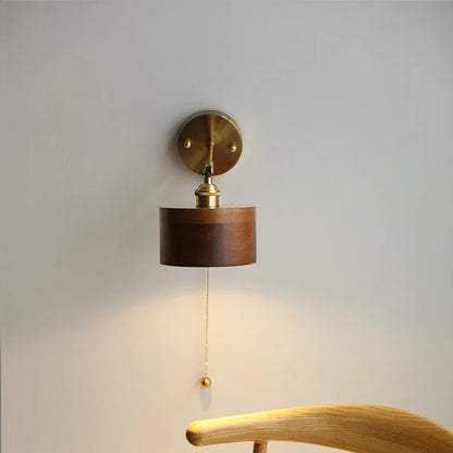 Marianne Wood Wandleuchte Zugschalter Modern