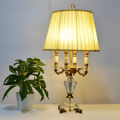 Luxuriöse Kristall-LED-Tischlampe mit Stoffschirm für Schlaf- und Hotelzimmer