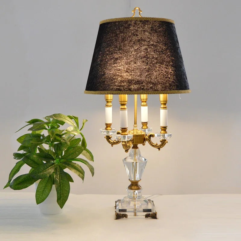 Luxuriöse Kristall-LED-Tischlampe mit Stoffschirm für Schlaf- und Hotelzimmer