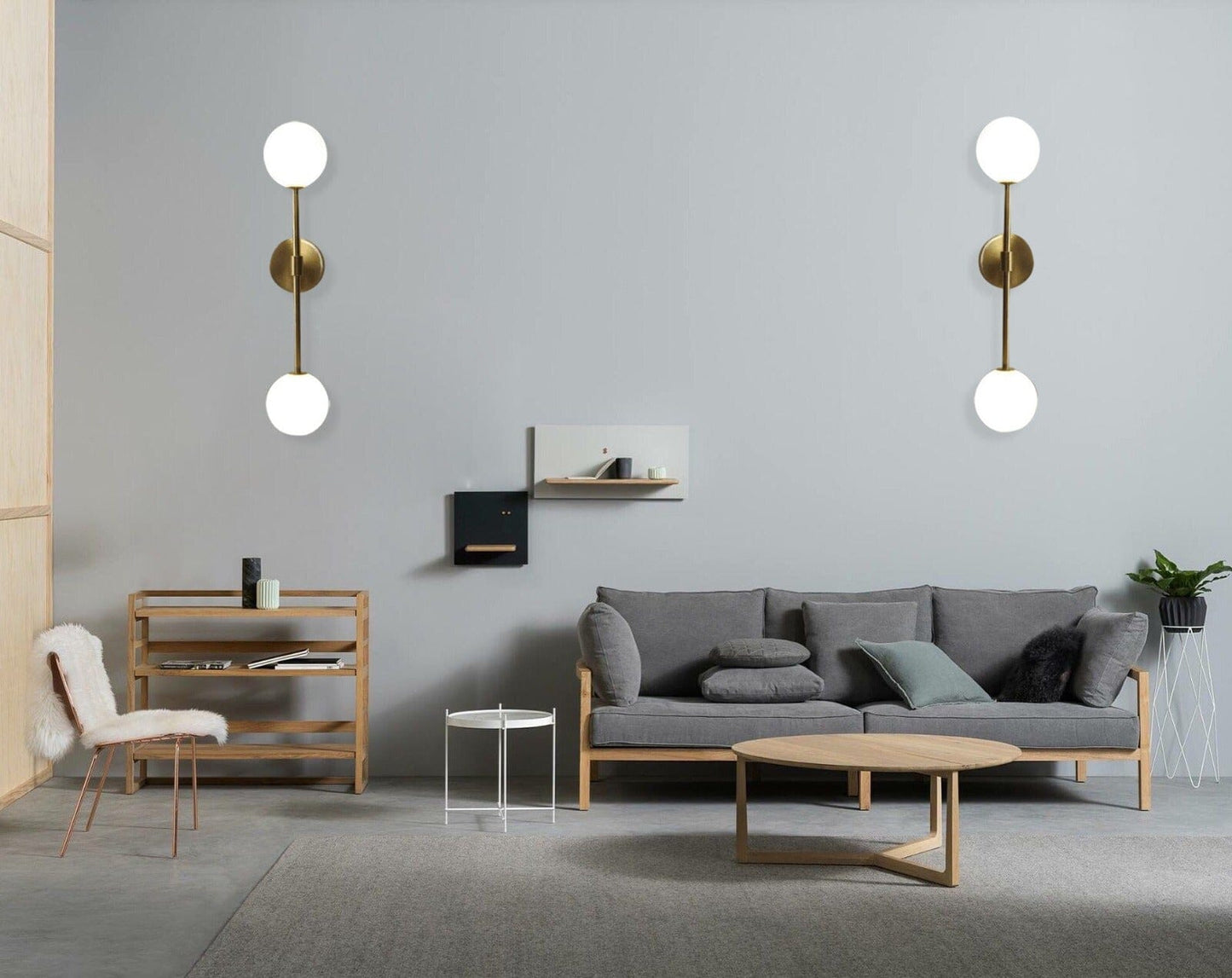 Émilie Wandleuchte aus Milchglas mit modernem elegantem Design