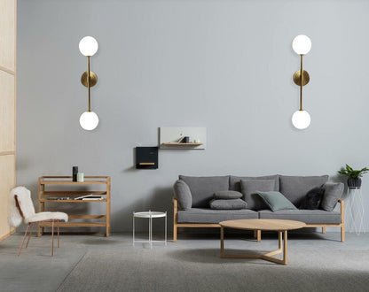 Émilie Wandleuchte aus Milchglas mit modernem elegantem Design