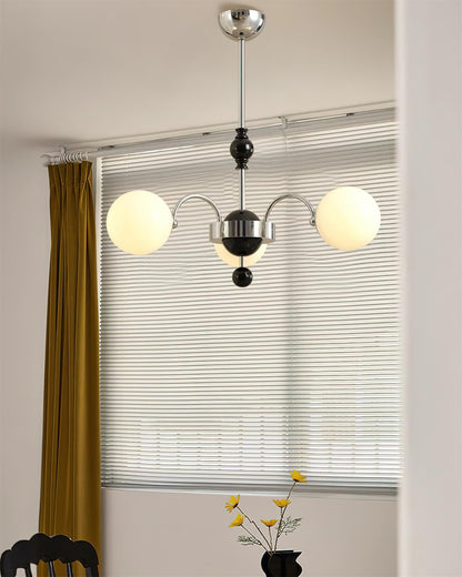 Margaux Chandelier, Opalglasschirme mit Holz- und Metallrahmen