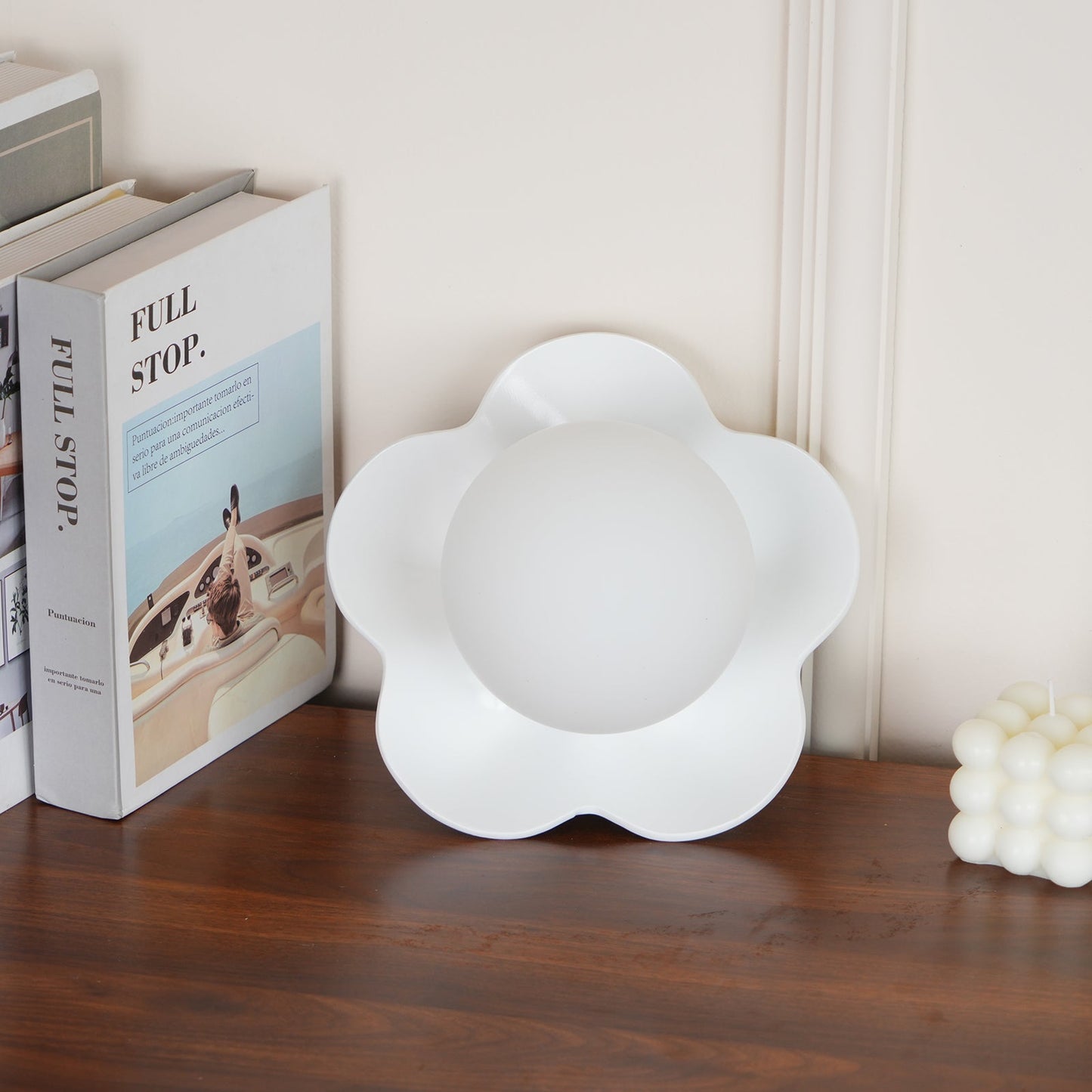 Camille La Fleur Wandleuchte mit Harzblütenschirm