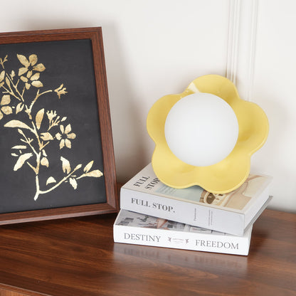 Camille La Fleur Wandleuchte mit Harzblütenschirm