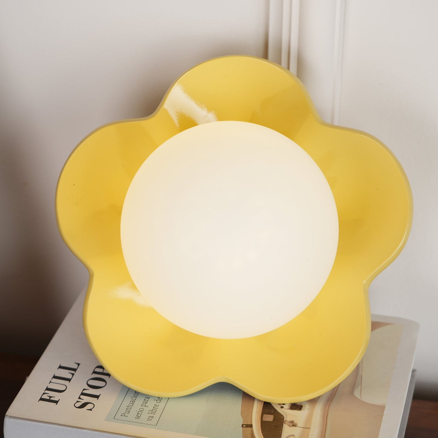 Amélie La Fleur Plug-In Wall Lamp – Whimsical Resin & Glass Decor Light