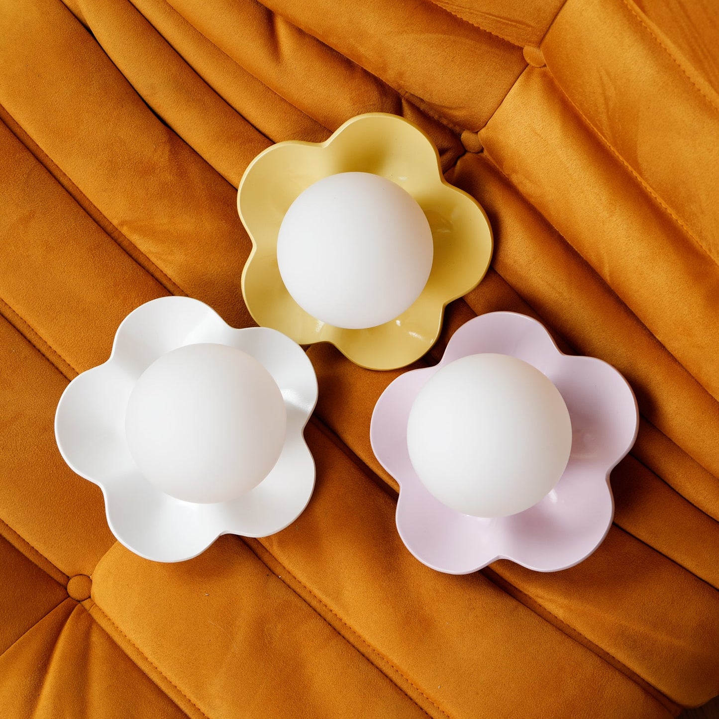 Amélie La Fleur Plug-In Wall Lamp – Whimsical Resin & Glass Decor Light