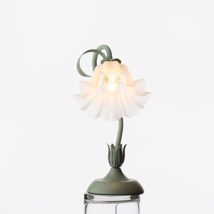 Isabelle Lily Flower Tischlampe mit elegantem Blumendesign