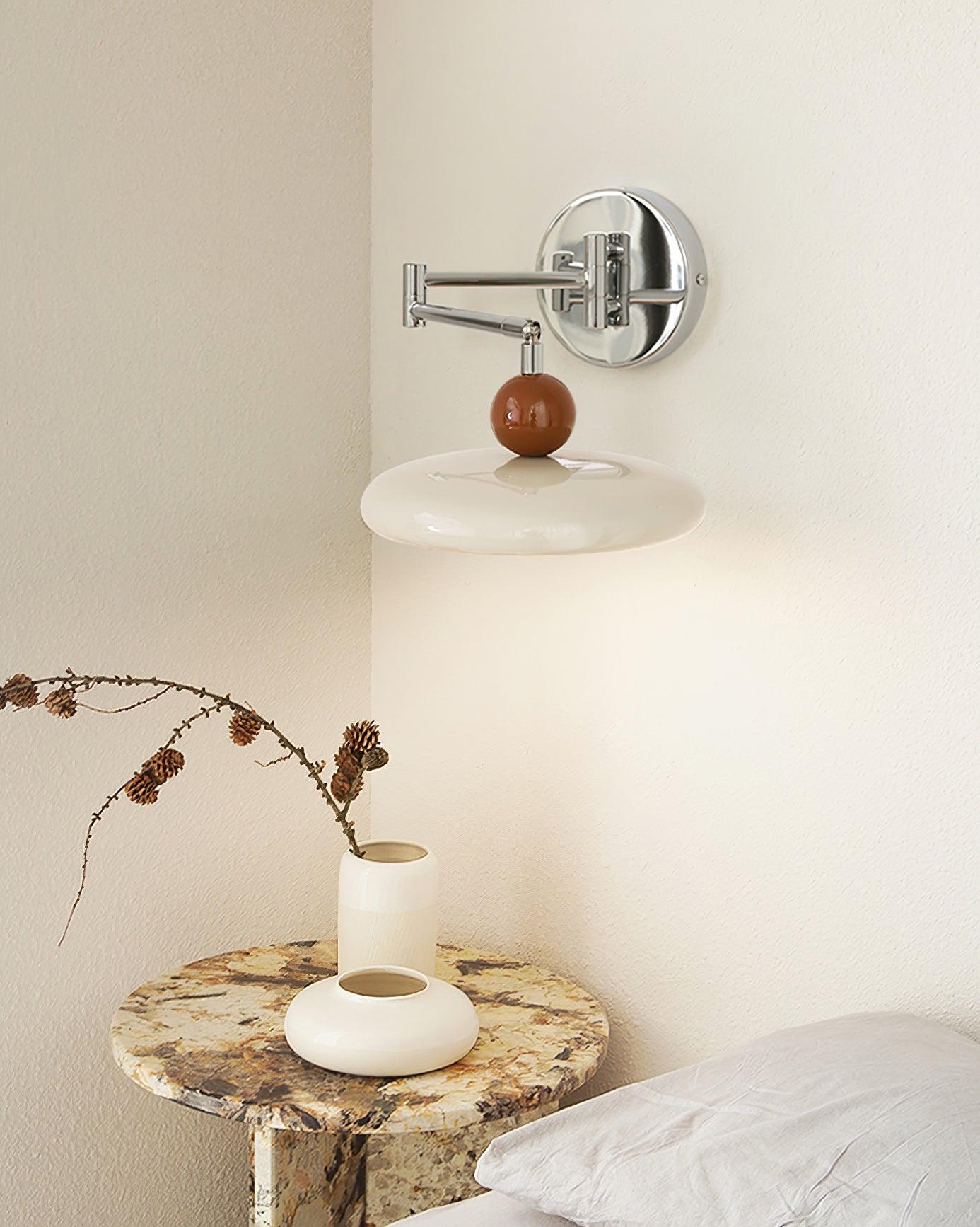 Élise Loa Plug-in Wandlampe Moderne Metall- und Acryl-LED-Beleuchtung
