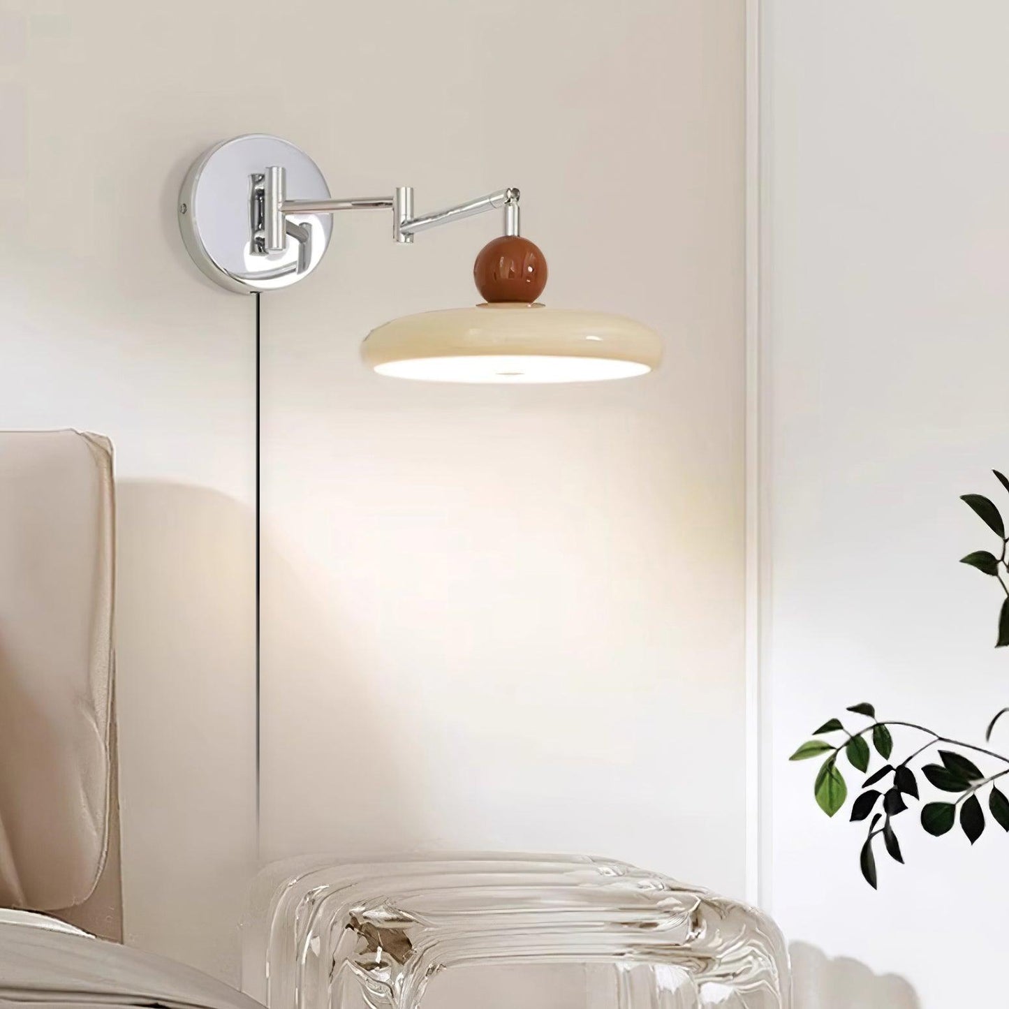 Élise Loa Plug-in Wandlampe Moderne Metall- und Acryl-LED-Beleuchtung