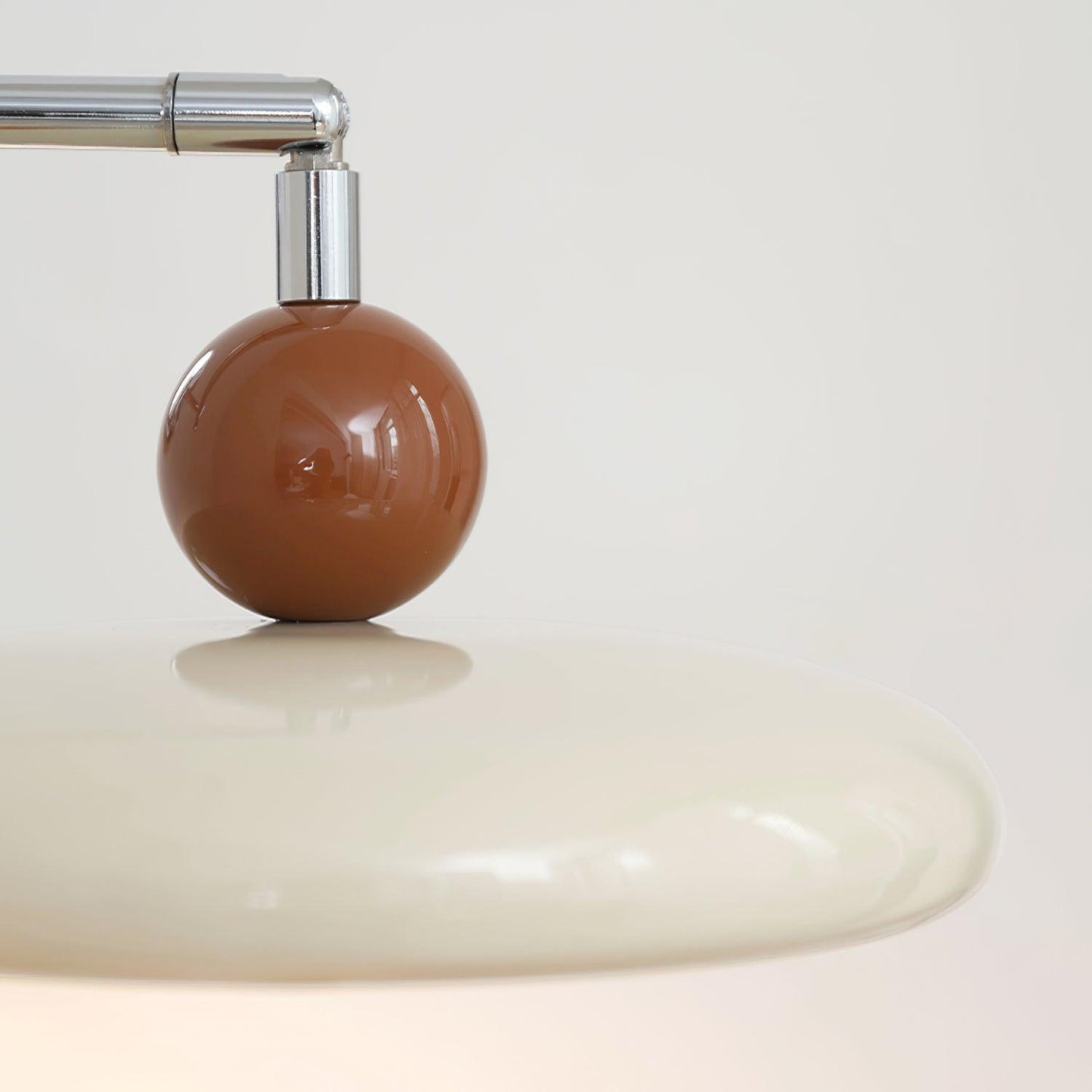 Élise Loa Plug-in Wandlampe Moderne Metall- und Acryl-LED-Beleuchtung