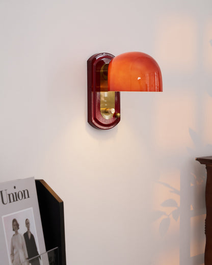 Wandleuchte Mathilde Lolita mit Kuppelschirm in Gold und Rot