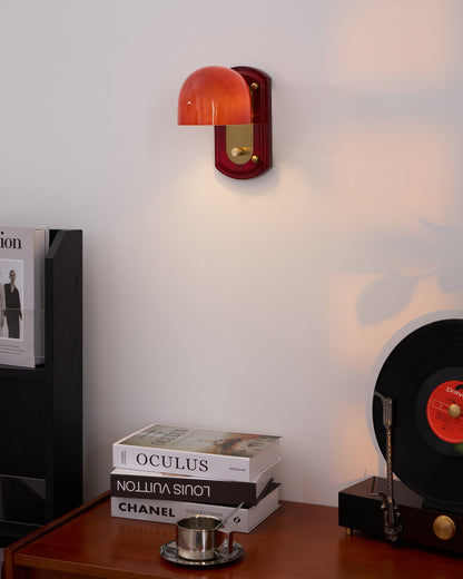 Wandleuchte Mathilde Lolita mit Kuppelschirm in Gold und Rot