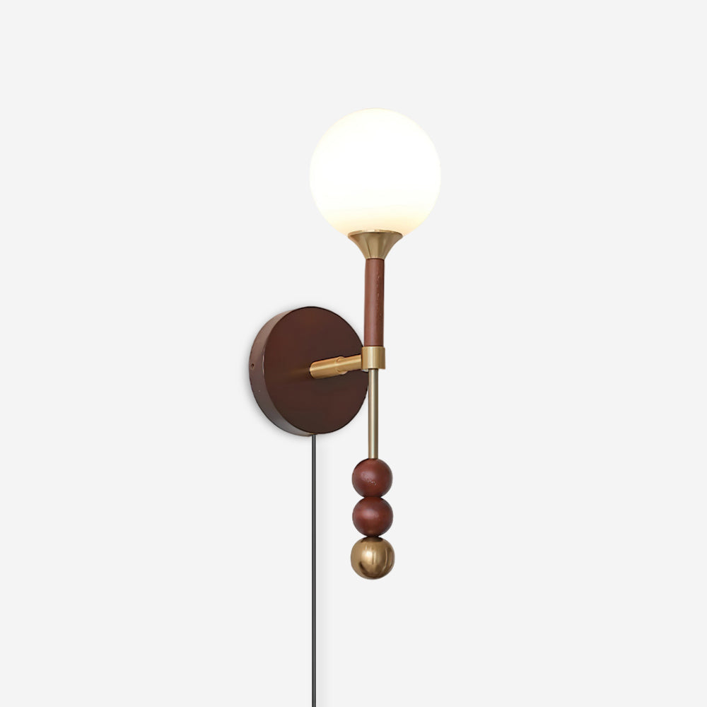 Élodie Lolli Wandleuchte mit mattierter Glaskugel