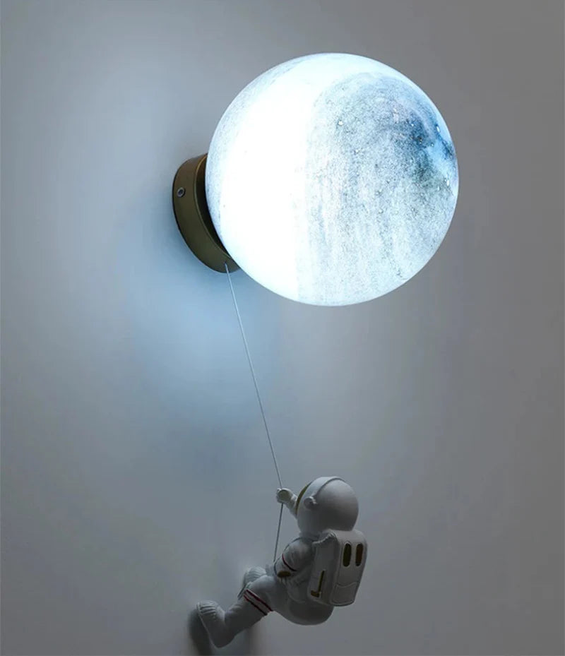 Amélie Man in the Moon Wandleuchte Glas Harz Gold Akzentlicht