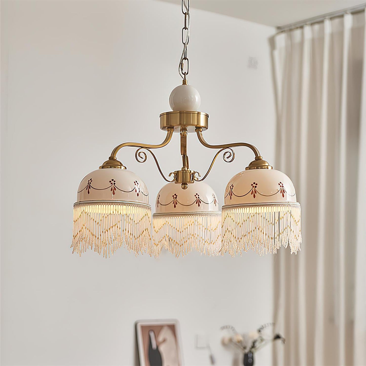 Colette Vintage-Kronleuchter, Glasperlen-Schirme mit Metallrahmen