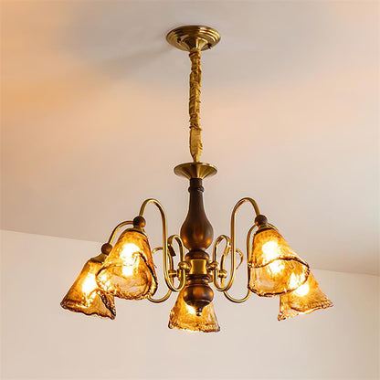 Aurélie Blüten-Kronleuchter, bernsteinfarbene Glasschirme mit gebogenen Messingarmen