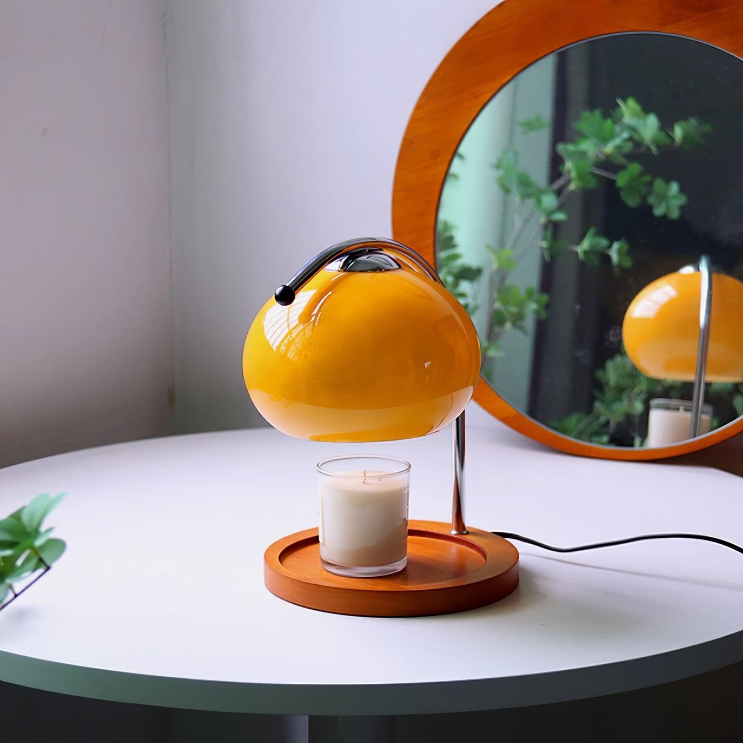 Élise Glaskerzenwärmerlampe mit Holzsockel-Design