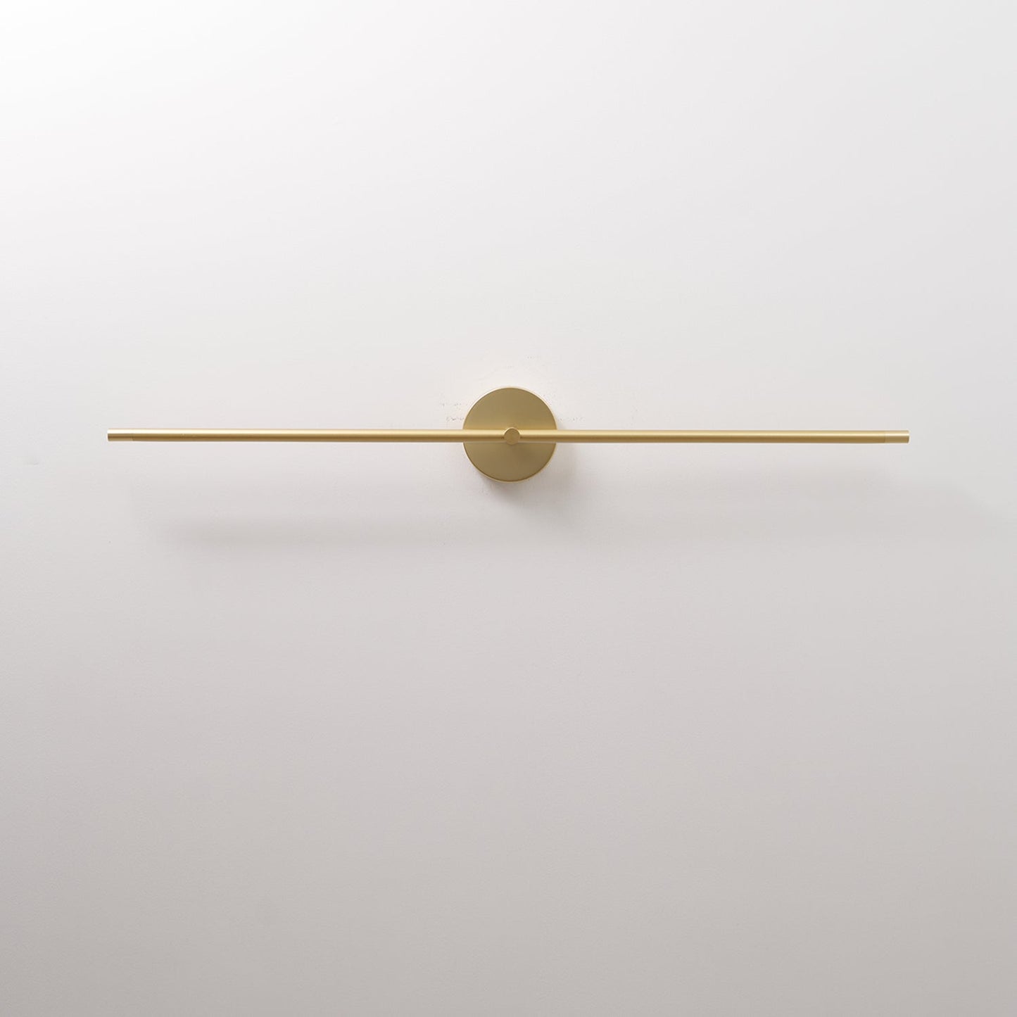 Elodie Kady Linear Disc Wandleuchte – schlankes Metall & integrierte LED-Beleuchtung