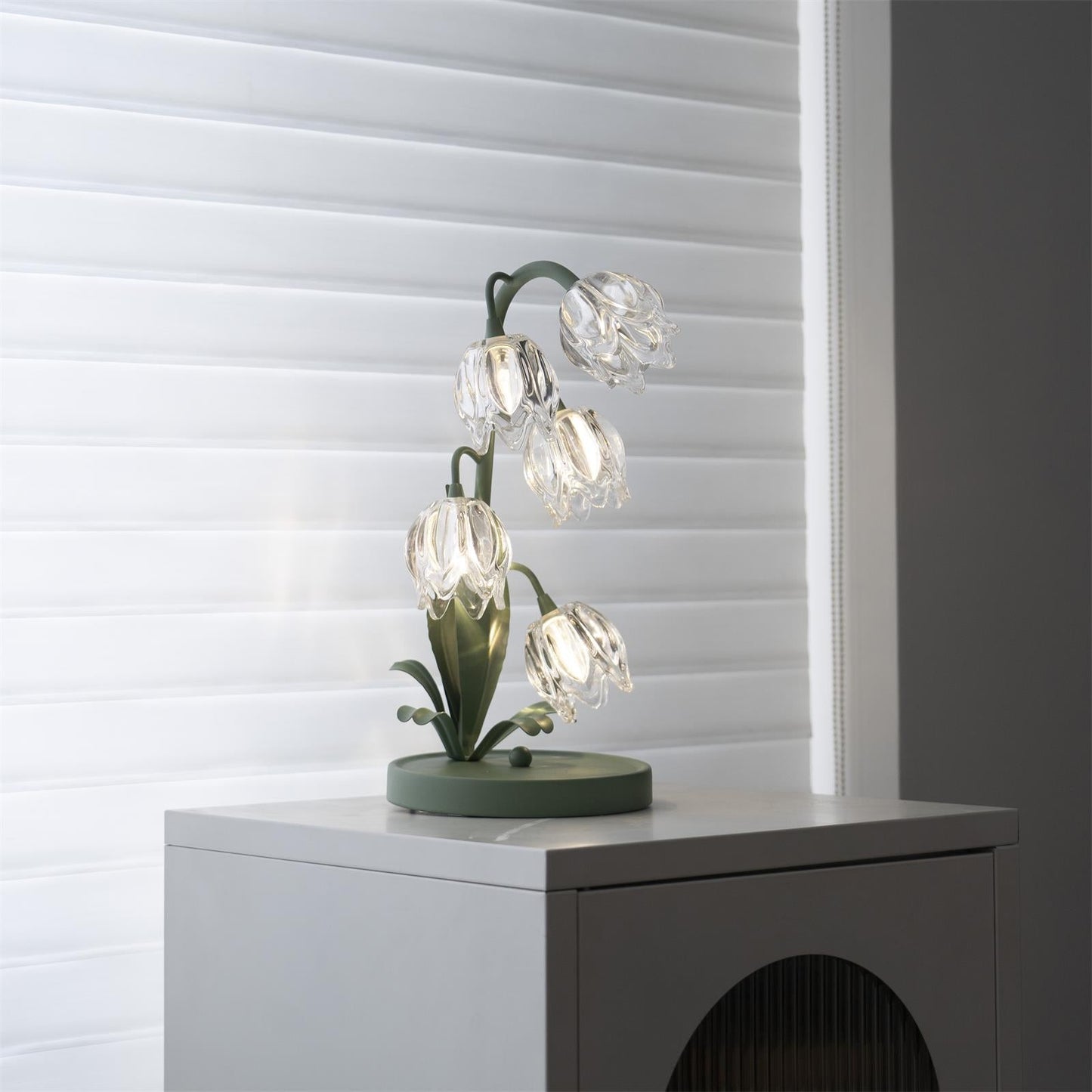 Aurélia Green Flower Table Lamp with Glass Petal Design