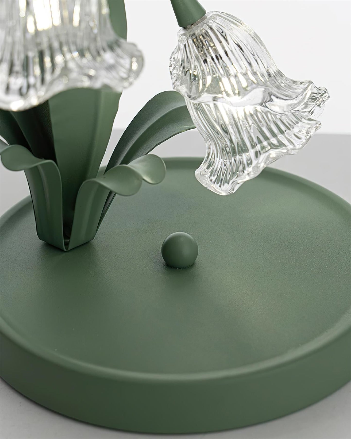 Aurélia Green Flower Table Lamp with Glass Petal Design