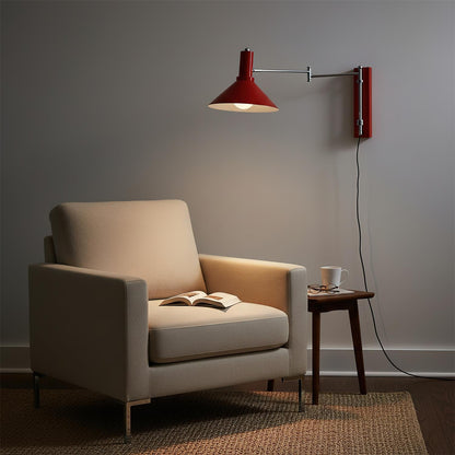 Céline Peak Steckdosenlampe mit verstellbarem Drehgelenk